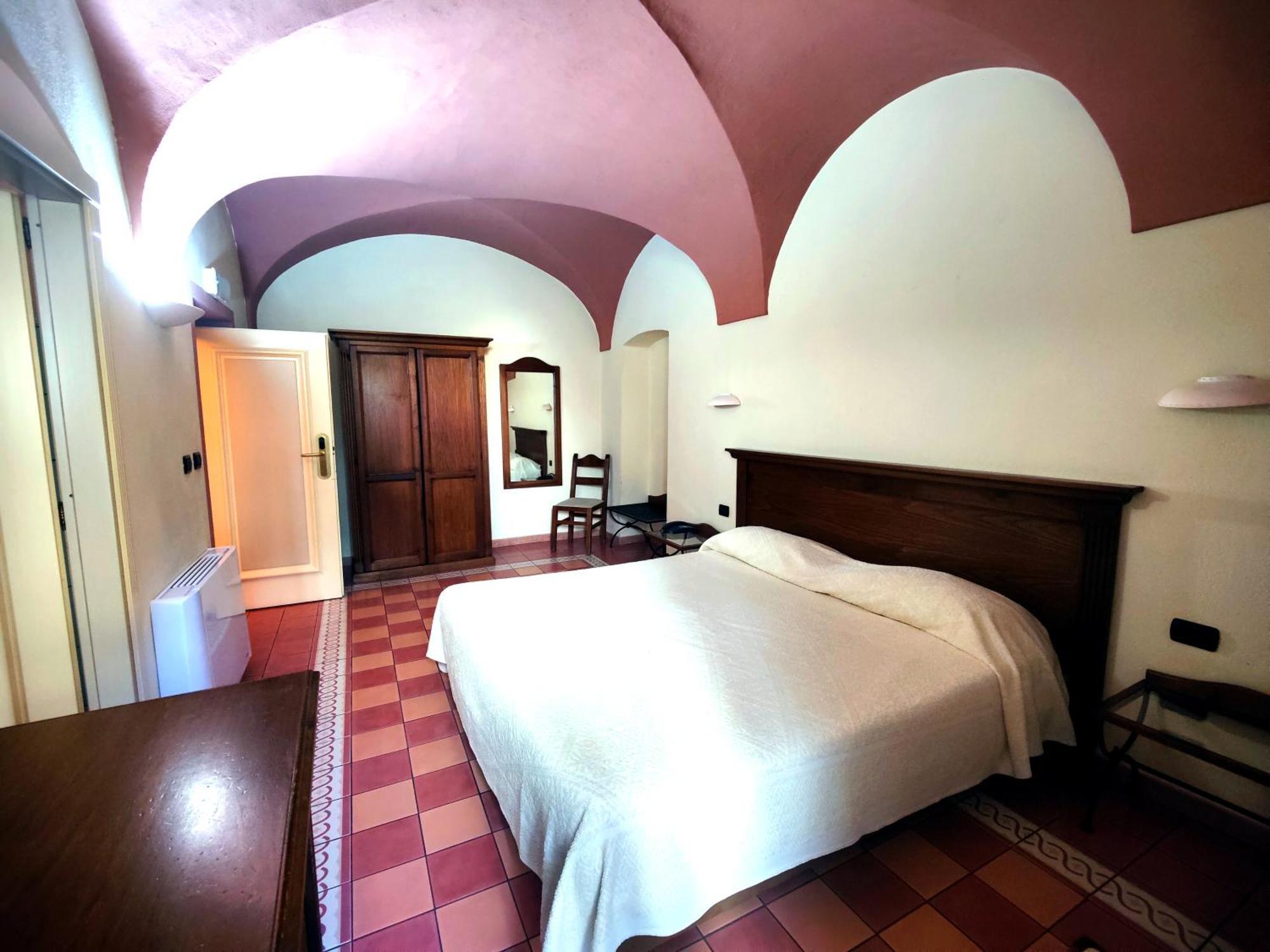 Corte Fiorita Albergo Diffuso 보사 외부 사진